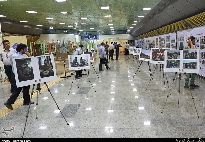 نمایشگاه عملیات مرصاد در ایستگاه مترو شهدا