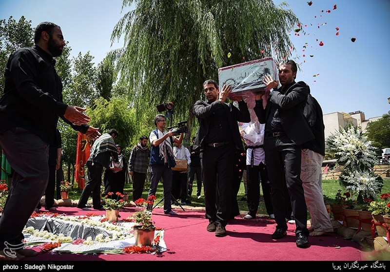 Mass Funerals Held in Iran for 127 Martyrs
