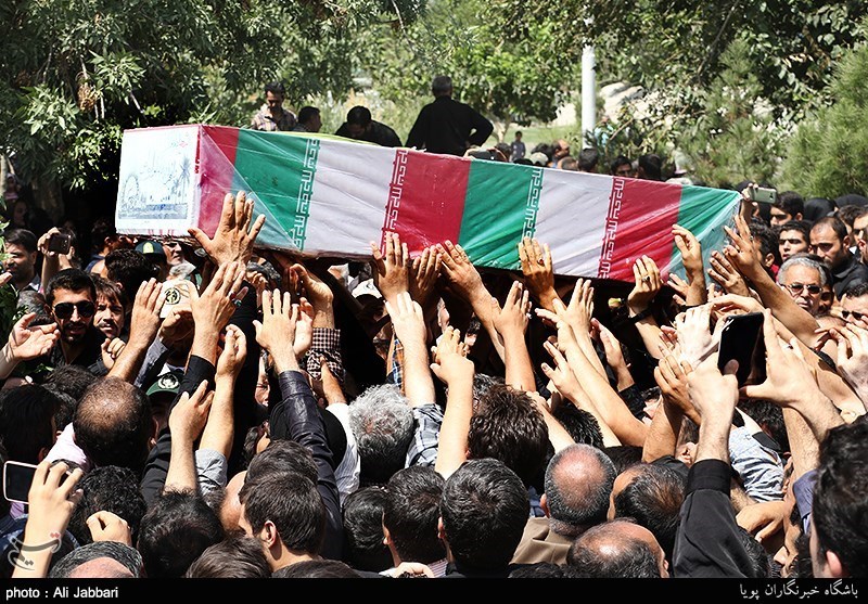 پیکر «دو شهید گمنام» در دانشکده فنی انقلاب به خاک سپرده شد