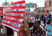 تظاهرات صدها نفر در کانادا در اعتراض به مرگ یک سیاهپوست در بازداشت پلیس