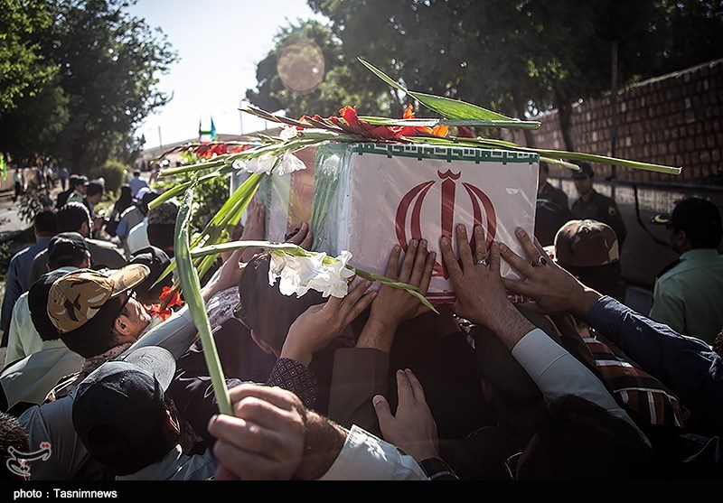 فرهنگ شهادت در جامعه ترویج شود / انقلاب اسلامی مدیون خون شهدا است