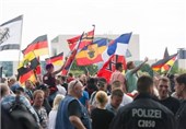 اعتراضات مخالفان و حامیان پذیرش پناهندگان در برلین