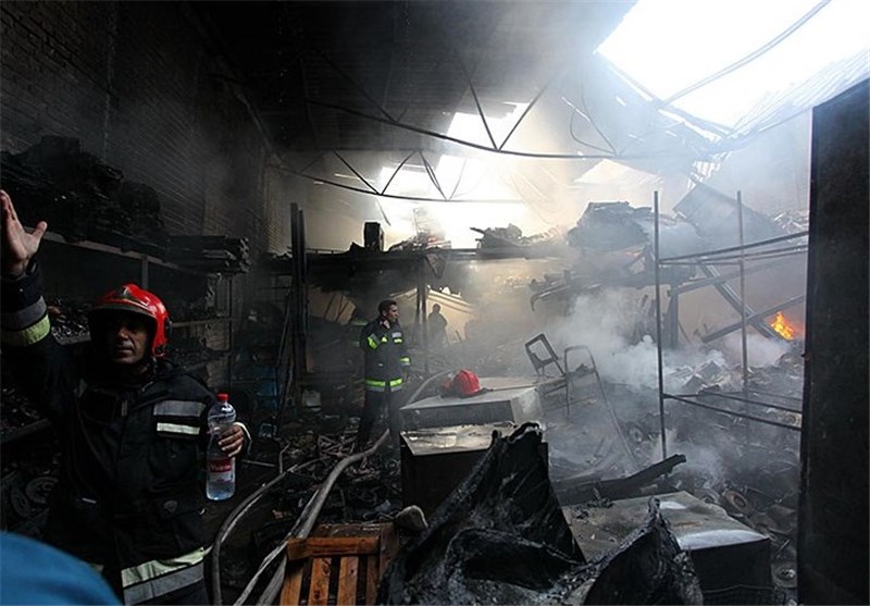 آتش‌سوزی در بازار رشت مهار شد
