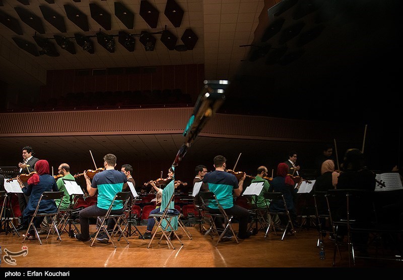 تمرین ارکستر ملل به خوانندگی سالار عقیلی