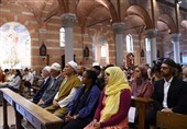 حضور مسلمانان ایتالیا و فرانسه در کلیساها+عکس