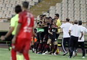 از اعتراض هواداران به بازیکنان فولاد تا وعده معاون طاهری برای بازگشت رضاییان