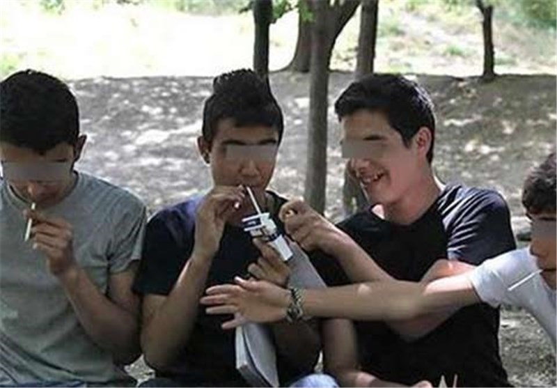 اردبیل| گروه‌ همسالان از مهمترین عوامل اعتیاد نوجوانان است؛ خانواده‌ها هوشیار باشند