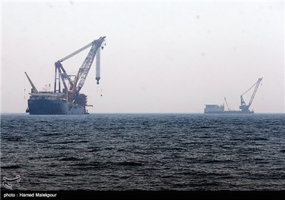 Iran Successfully Installs Platform 18B at Southern Pars Gas Field