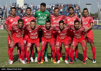 دیدار تیم‌های فوتبال گسترش فولاد و پرسپولیس - تبریز