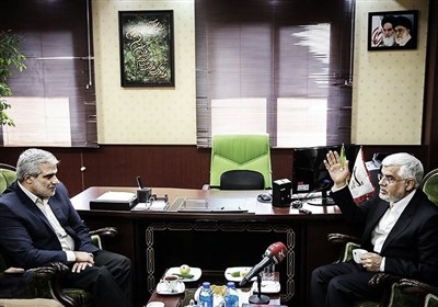 حضور محمدرضا عارف در خبرگزاری تسنیم