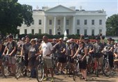 فعالان ضد هسته‌ای سوار بر دوچرخه مقابل کاخ سفید تجمع کردند