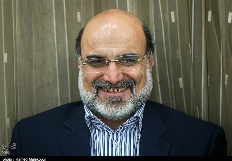 رئیس رسانه ملی به تماشای «یتیم خانه ایران» نشست