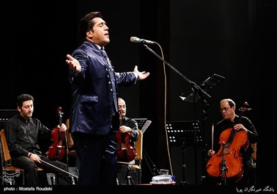 کنسرت موسیقی ناصر چشم آذر با همراهی مانی رهنما