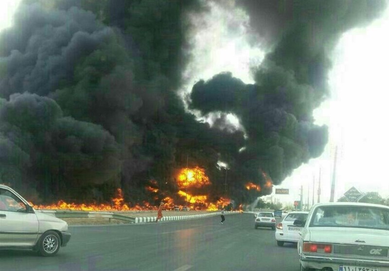 بوشهر| آتش‌سوزی پژو پارس در محور عسلویه 6 نفر را به کام مرگ کشید