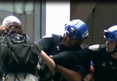 دستگیری فردی که از برج ترامپ بالا رفت+فیلم