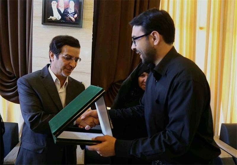 شهردار قم از خانواده جانباز شهید رجب محمد‌زاده تجلیل کرد