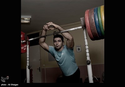 علی هاشمی - وزنه بردار دسته ۹۴ کیلوگرم