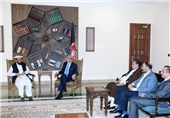 مقامات و رهبران جهادی با «عبدالله» رایزنی کردند/ مذاکره سفیر آمریکا با رئیس اجرایی افغانستان + تصاویر