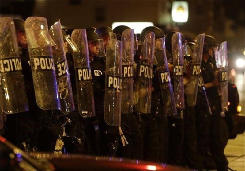 حمله پلیس آمریکا به معترضان به نژادپرستی در کارولینای شمالی