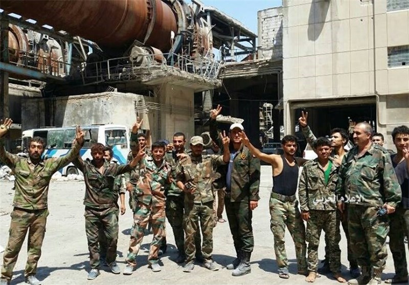 پیشروی ارتش سوریه در اطراف کارخانه سیمان و پروژه مسکونی 1070 + تصاویر