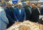 وزیر علوم از نمایشگاه فرهنگی اقتصادی استان لرستان بازدید کرد