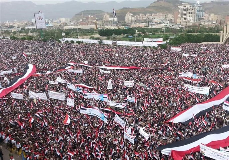 Yemenis Stage Massive Rally to Condemn Saudi Crimes
