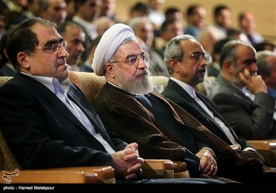حجت‌الاسلام حسن روحانی رئیس جمهور و سیدحسن قاضی‌زاده هاشمی وزیر بهداشت در دیدار با جامعه پزشکی