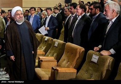 ورود حجت‌الاسلام حسن روحانی رئیس جمهور به محل دیدار با جامعه پزشکی