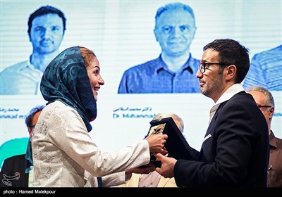 تقدیر از برگزیدگان نخستین جشنواره فیلم سلامت توسط محمدرضا فروتن
