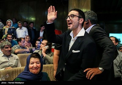 محمدرضا فروتن و پوران درخشنده در مراسم اختتامیه نخستین جشنواره فیلم سلامت