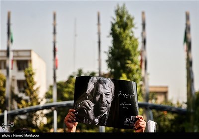 Thousands Attend Funeral for Renowned Iranian Actor, Producer Rashidi