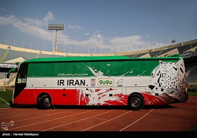 Iran's First VP Attends National Football Team’s Training Session