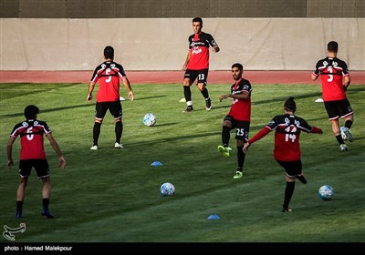 Iran's First VP Attends National Football Team’s Training Session