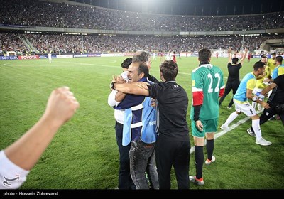 دیدار تیم‌های فوتبال ایران و قطر (2)