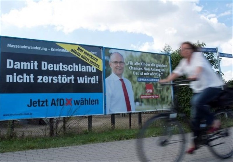 Germany&apos;s Anti-Migrant Populists Beat Merkel&apos;s Party in Local Vote