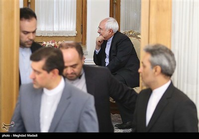 ظریف یستقبل وزیر الداخلیة العمانی فی العاصمة طهران