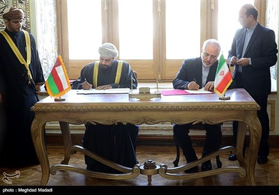 ظریف یستقبل وزیر الداخلیة العمانی فی العاصمة طهران