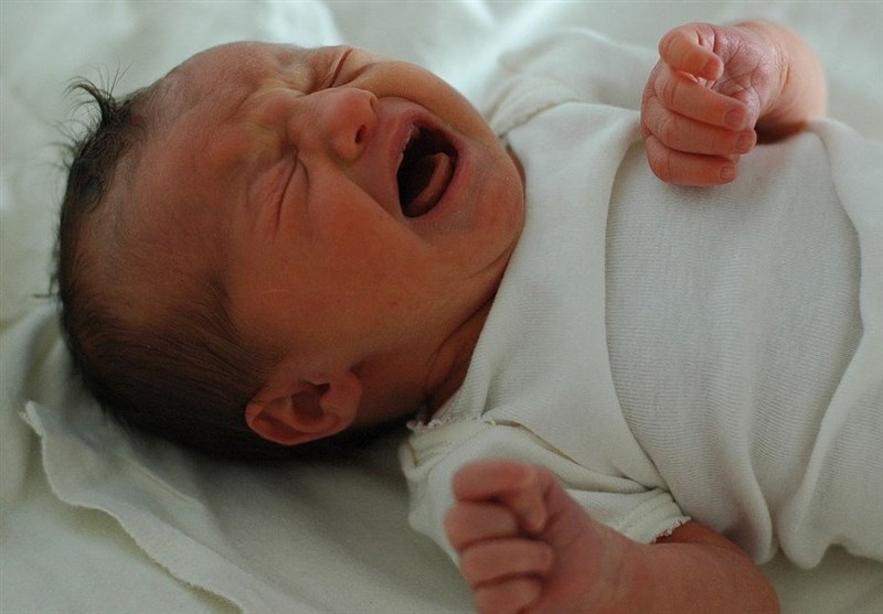 «کولیک» دردی که نوزادان سه ماه می‌کشند + علت و راهکار