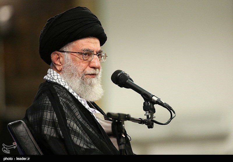 Leader Urges Iranian Political Figures to Avert Polarity in Society