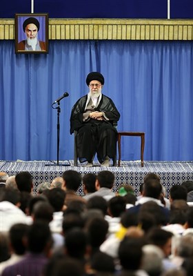 Leader Ayatollah Khamenei Receives Families of Iranian Victims of Hajj Incidents