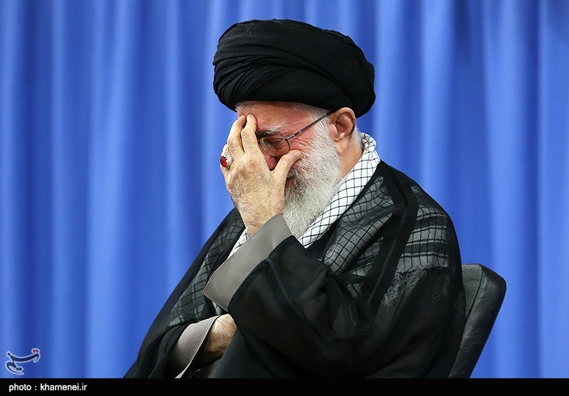 فیلم / مراسم عزاداری شب اربعین در اولین سال رهبری حضرت آیت‌الله خامنه‌ای