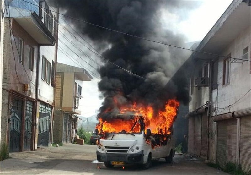 خودروی ون در رشت دچار حریق شد/برگزاری دومین کارگاه آموزشی فندق در رودسر