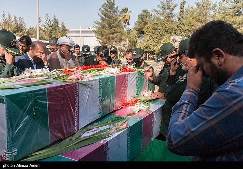 چشمان پدران و مادران شهدای مفقودالاثر خراسان جنوبی در استقبال از سه لاله گمنام بارانی است