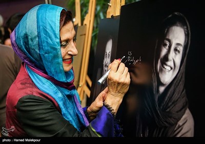 فاطمه معتمدآریا بازیگر سینما و تلویزیون در آئین نکوداشت‌های هجدهمین جشن سینمای ایران