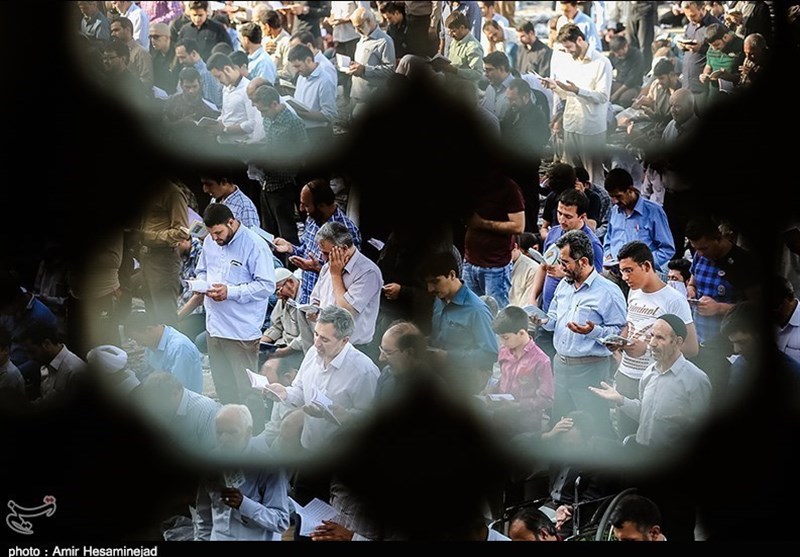 بالصور... مراسم دعاء عرفة فی شتى انحاء ایران