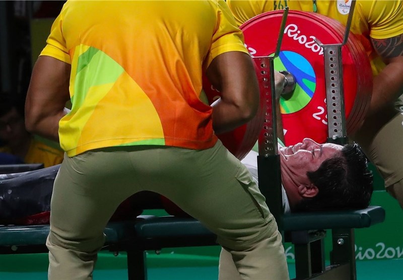 غیبت غیرموجه مجید فرزین در اردوی تیم ملی وزنه‌برداری معلولان/ قهرمان پارالمپیک به مسابقات جهانی نمی‌رود
