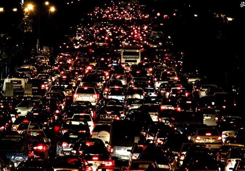ترافیک نیمه‌سنگین و روان در جاده‌های استان قزوین/تردد وسایل نقلیه سنگین در محور قزوین-کرج تا ساعت 24 امشب ممنوع است