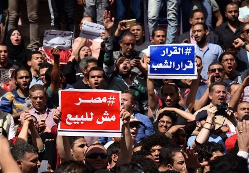 6 ماه حبس برای 17 مصری مخالف اعطای دو جزیره تیران و صنافیر به عربستان