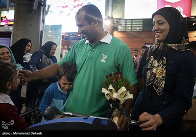 Group of Iran’s Paralympic Athletes Return Home