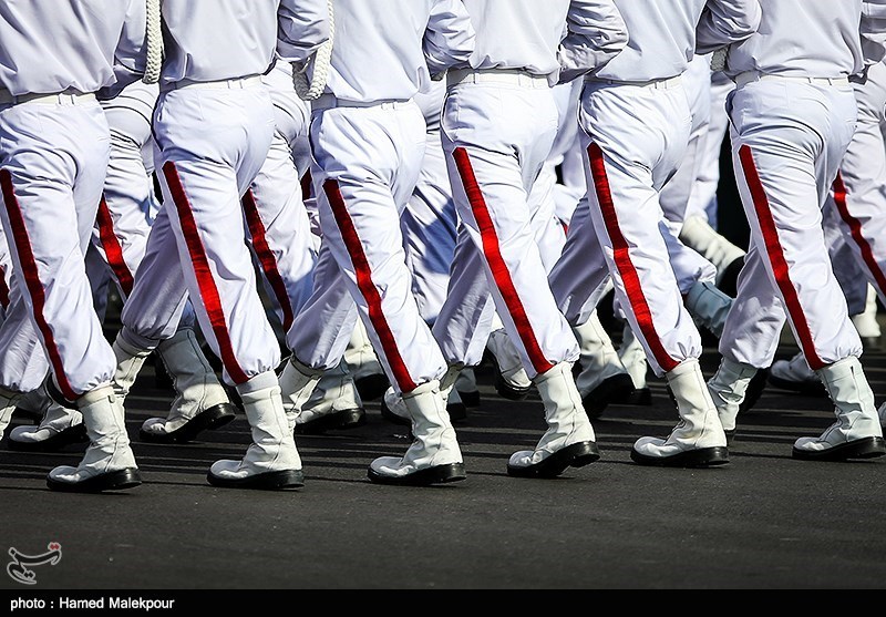 صور من الاستعراض العسکری فی العاصمة طهران